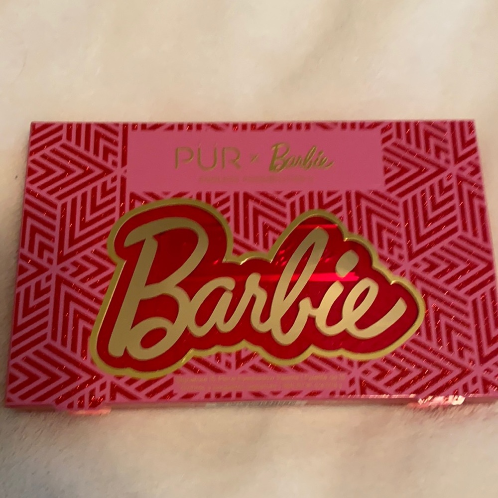 PUR x Barbie eyeshadow pallet